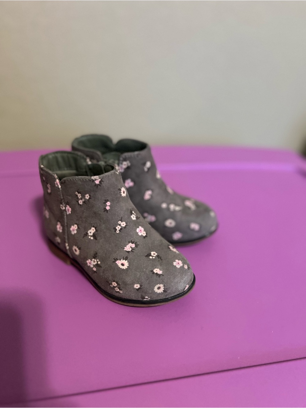 Cat & Jack Girls' Gray Floral Ankle Boots - Cute Pink Flower Accent Size 6